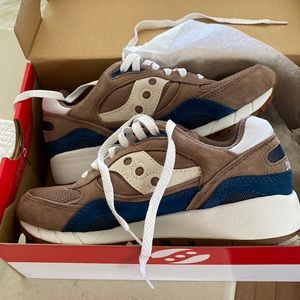 Tan Saucony mens shoes